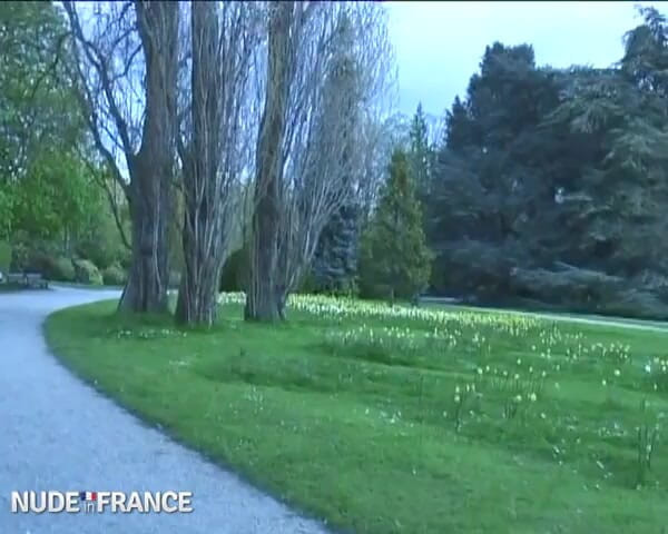 La France a Poil: चश्मे के साथ शौकिया बड़े स्तनों वाली चोदने लायक मम्मी की जोरदार चुदाई