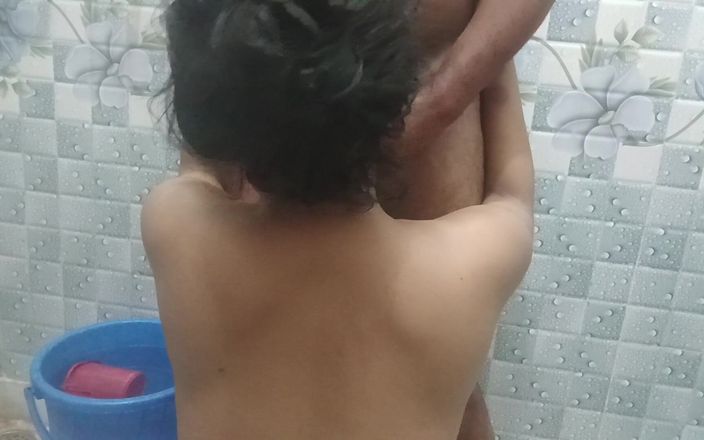 fullyloadedvid: Desi Randi v hotelu na toaletě sex s velkým čůrákem