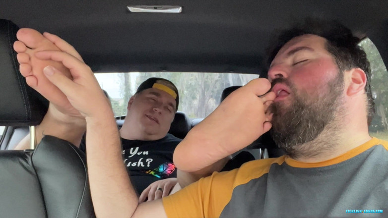 Ticklish Chubs: Snyft Nemo Worships the Driver