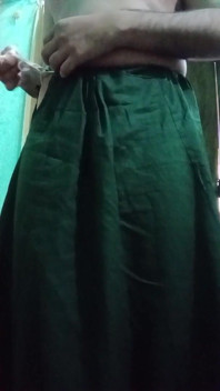 Hintli eşcinsel travesti alt gaurisissy gerçek xxx ağır jwellery ile kırmızı sari içinde ev yapımı seks