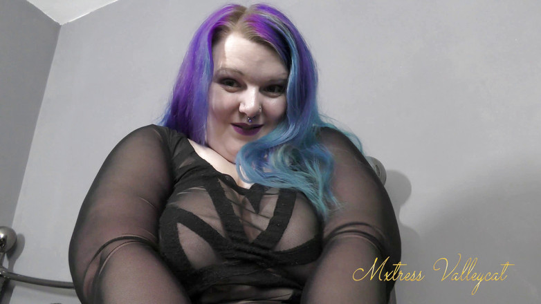 Mxtress Valleycat: 你会是我的绿帽男否则我会带走你的房子