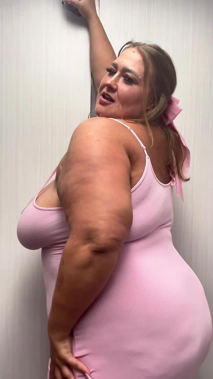 Veronica Jasmine: Fat Mom Tries to Get You to Fuck Wet Pussy...