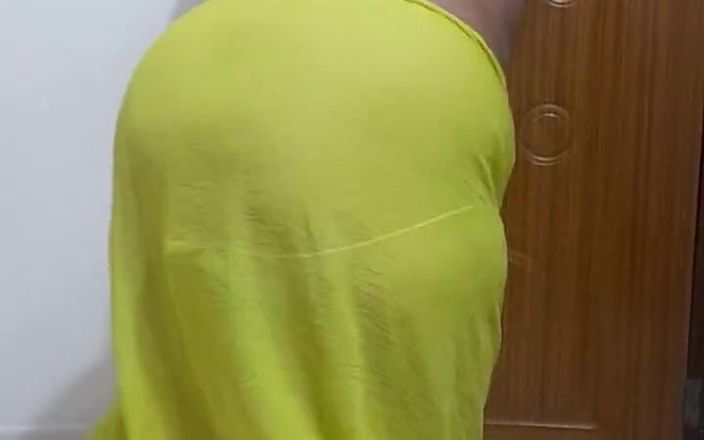 Hot Stepmom Sex: 배다른 아들에게 후장을 보여주는 새엄마