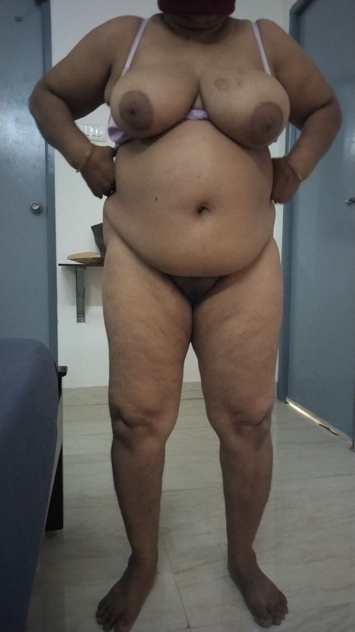 Benita sweety: Seins qui rebondissent, danse sexy