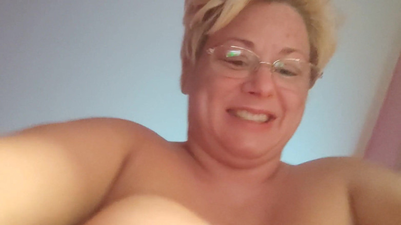Putarankahotmilf: Pussy cum eat , gape and pee