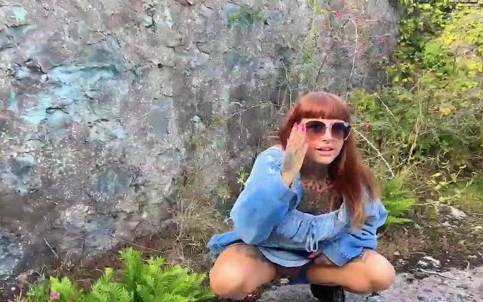 Yourfavecumslut: Sneaky Pee Outdoors