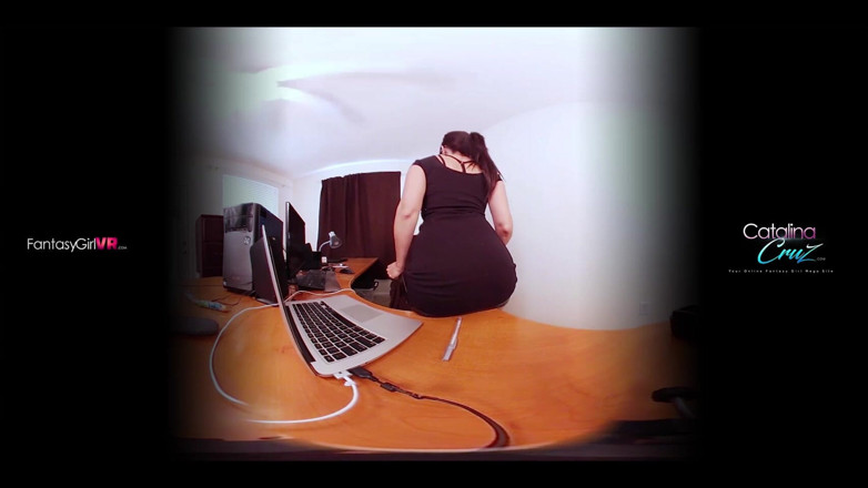 Catalina Cruz VR: Busty Secretary Masturbating in Office - VR