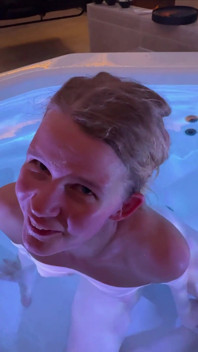 Riskanter Geiler Blowjob Im Spa! Facial Voll dalam Meine Fresse