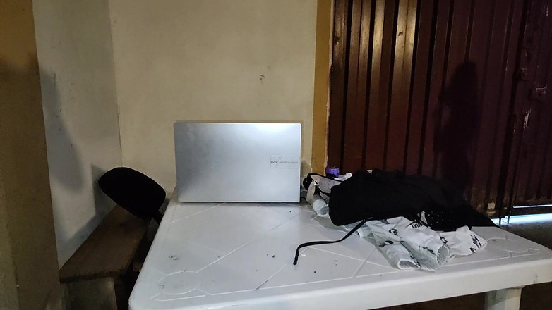 Crisanto999: ¡¡Dios mío!! No sé que hacer ahora tengo que follar...