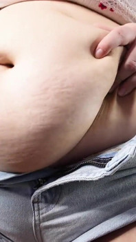 Rakan sebilik Big Belly Joi