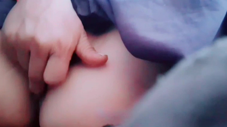 TricolorMusic3: Air automatik yang tiba dari pepek, pepek sangat basah