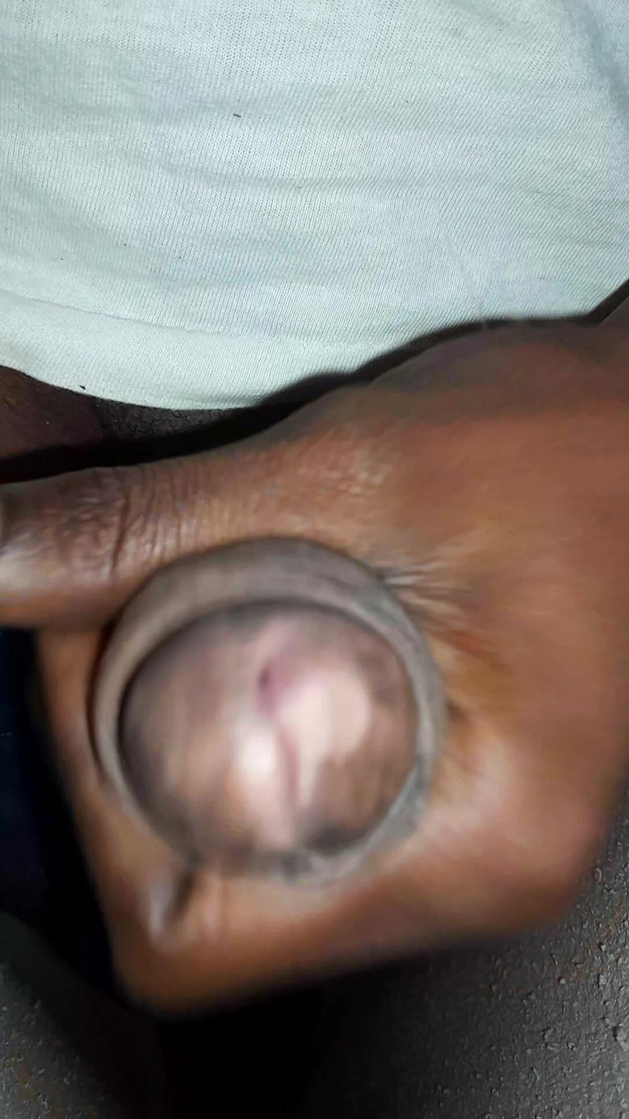 AKG: Desi homem masturbação