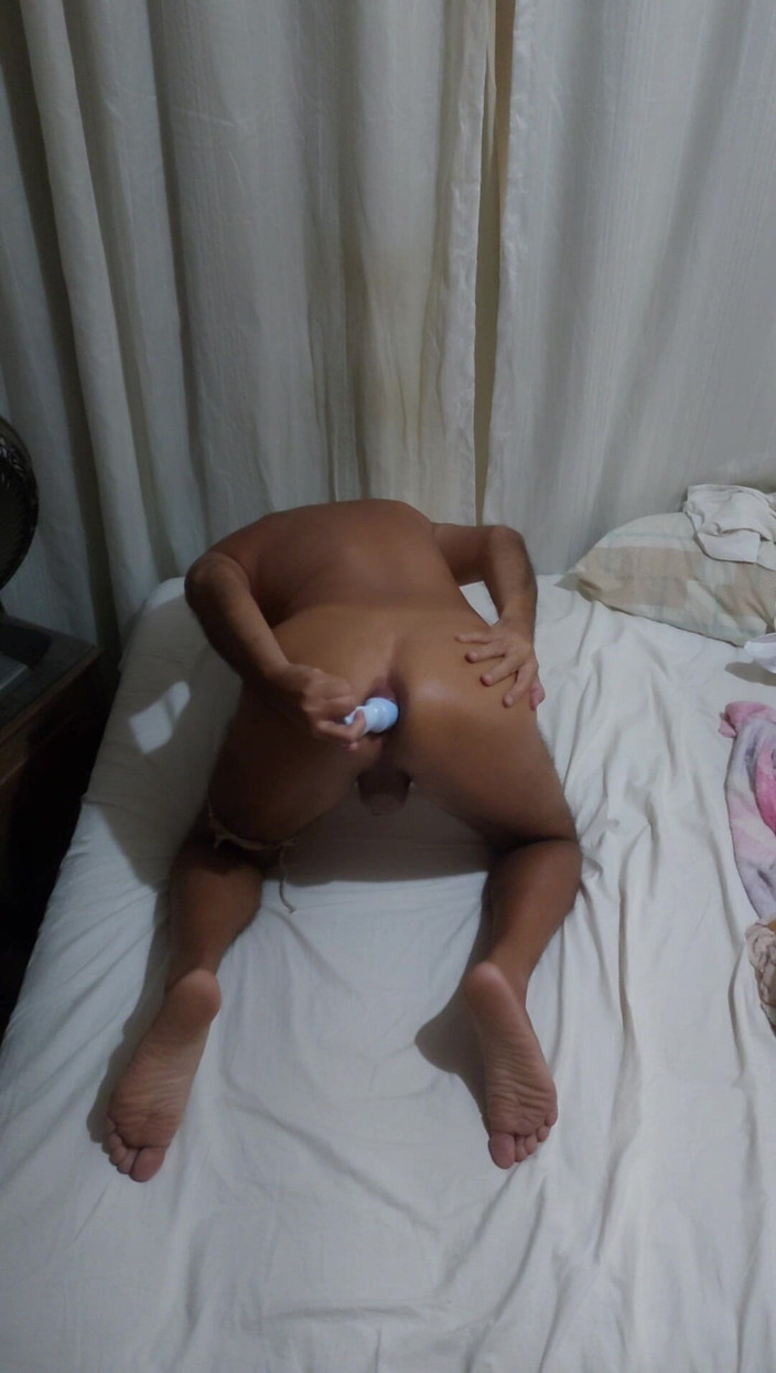 Ladysilvas: Ladysilva en la cama en bragas haciendo un striptease y...