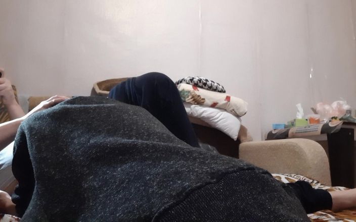 Lesbian-candys: Rychlý lesbický sex na posteli