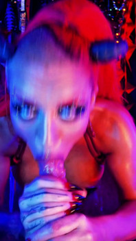 Üvey anne succubus bakire ruha el attırıyor bakış açısı