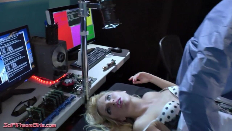 SciFi DreamGirls: SciFi Dreamgirls Eposide 10 - upgrade exploziv