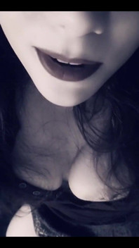 A Little Bit of Stepmommy Roleplay While Sexting