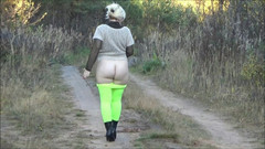 RedRoseRus: Velké zadky v legínách žluté.