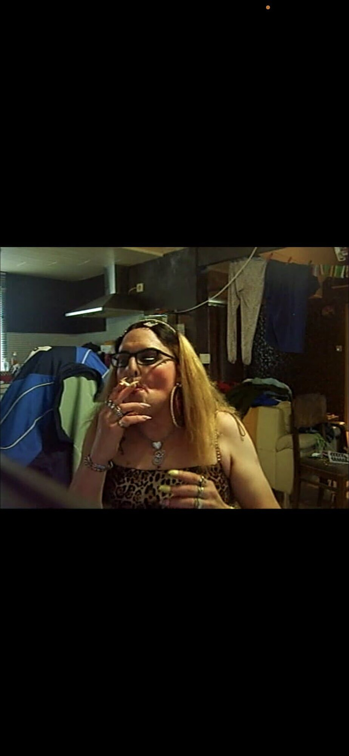 Stefanie Laveire: TS Stefanie Smoking