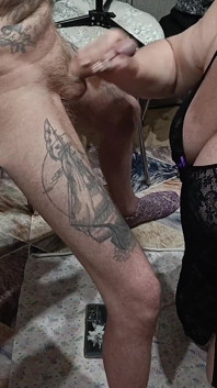 Soacra suge pula și are parte de o gură de spermă mea fierbinte
