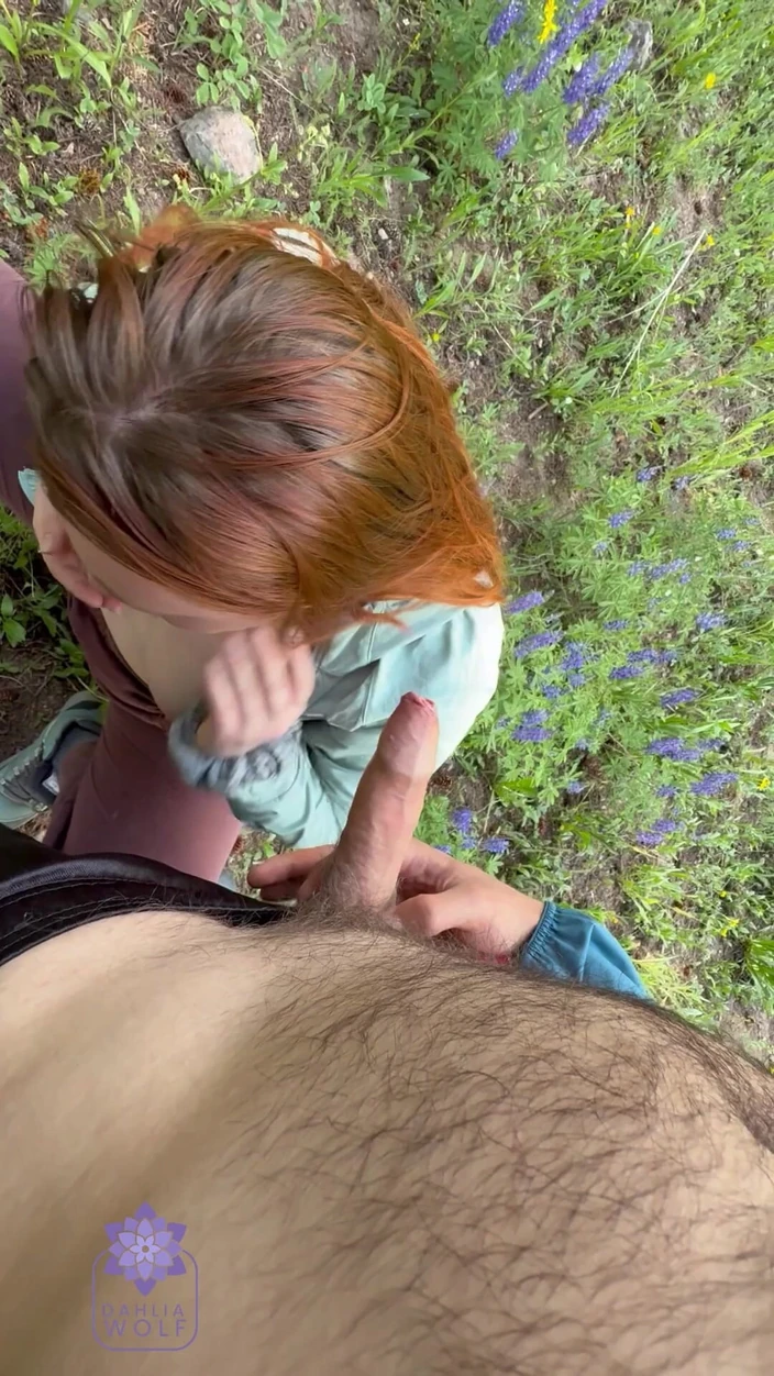 Dahlia Wolf: Coppia quasi beccata in campeggio e sex tape escursioni