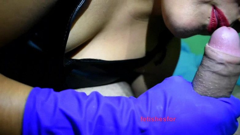 Fetishesfor: Melancap blowjob, bootjob oleh isteri fetishwife dalam sarung tangan lateks &amp;...