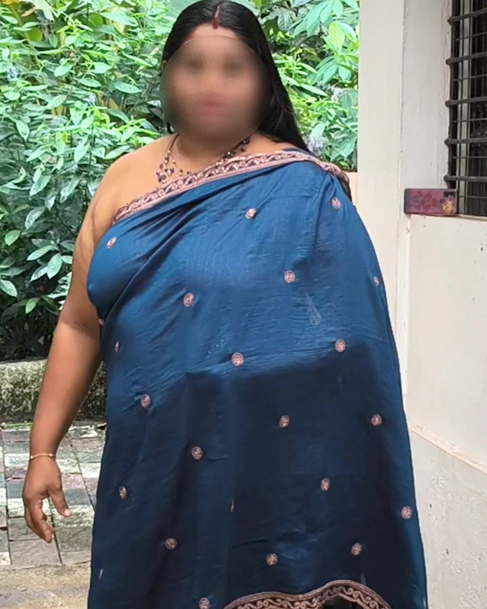 Anne Ipe: Дезі дівчина в топлес сексуальна фотосесія в Блакитному Салварі, після зйомки