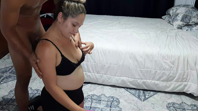 Miller Family: Saya menemukan saudara tiri saya berolahraga dan memberinya blowjob yang...