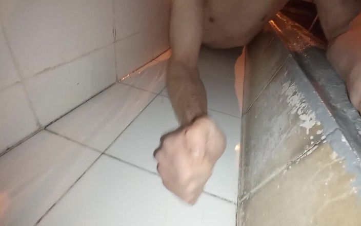 Dan Eagle: Hraní Nahá s Piss na veřejnosti