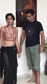 Sexy zimmermädchen verführt hausbesitzerin desi zimmermädchen, hardcore-sex
