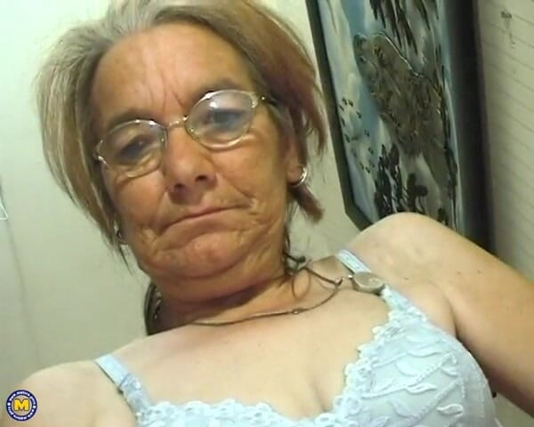 Mature NL: หนังโป๊ยายโฮมเมด