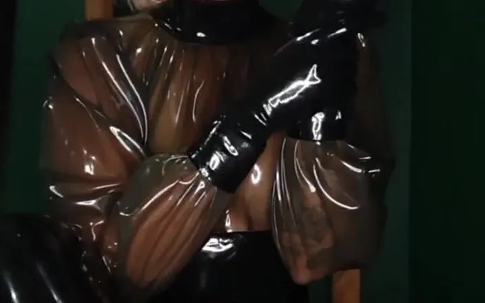 Lady Valeska: Worship Me in Latex