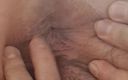 Mommy big hairy pussy: MILF jalang, menunjukkan pantatnya