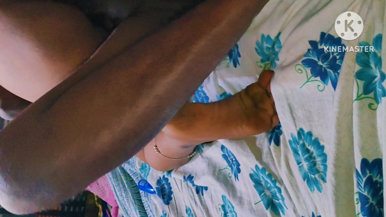 Mandadum: Как Только Ее Муж Ушел В Офис, Харика Тетушка Позвонила 18-летнему Пареньку, С Которым Она Встретилась В Instagram