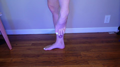 Deanna deadly: Calf muscle flex bosá s bílými nehty