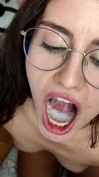 Blowjob Cum in Mouth Play Swallow Show