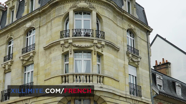 French girls at work: Sextoys seller shows how the dildos work