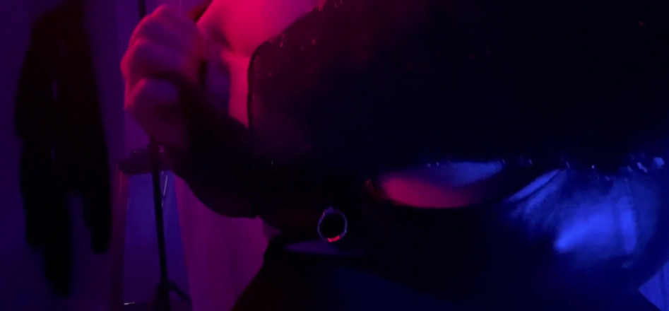 Hunnybrat: Một giọt vú khổng lồ