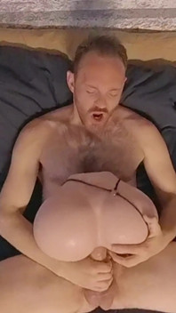 Gooner gooning avec la poupée au cul réaliste de Grace par Tantaly