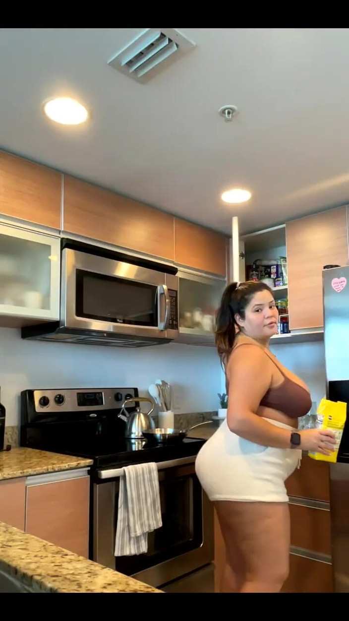 Dani Valentina: Live stream avec Dani Valentina