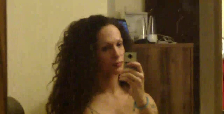 Nikki Montero: Este sou eu na Inglaterra indo para o clube