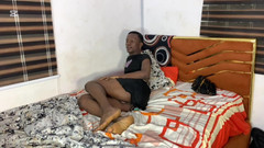 Sexypeller: Ibu rumah tangga semok kulit hitam dipuasin sama 3 pria kulit...
