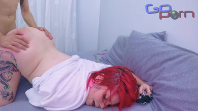 Go porn!: Pelirroja Caliente Se Siente Cachonda Por La Polla Gigante Del...