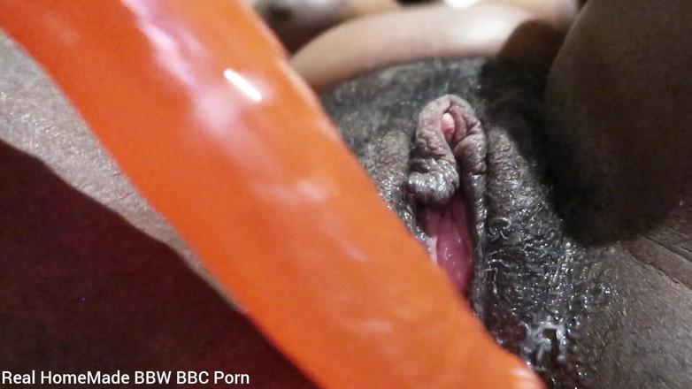 Super sexy ebony cuties: Zbliżenie cipki kremowanie walenie mojej cipki z dużym dildo