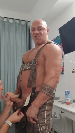 Dexterxxlfun: Mr Guru ser mamado de nuevo