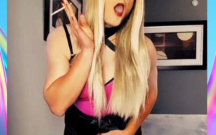 Darkfetish2k: 섹시한 라텍스 창녀 흡연 페티쉬