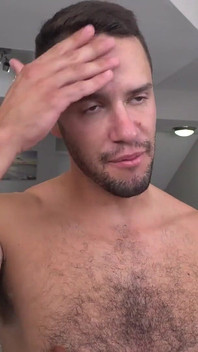 İnce kız Chloe Temple Dan Damage'ın tıraşlı götüne giriyor!