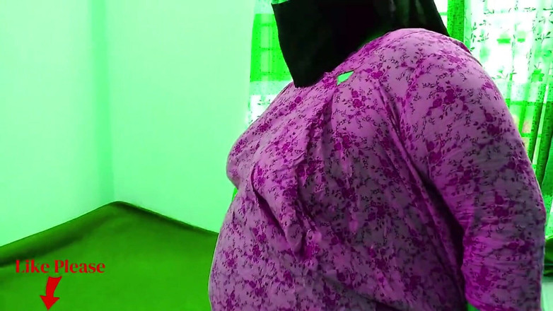 Aria Mia: 当Kacha不在家时，我就狠狠地操我的继阿姨