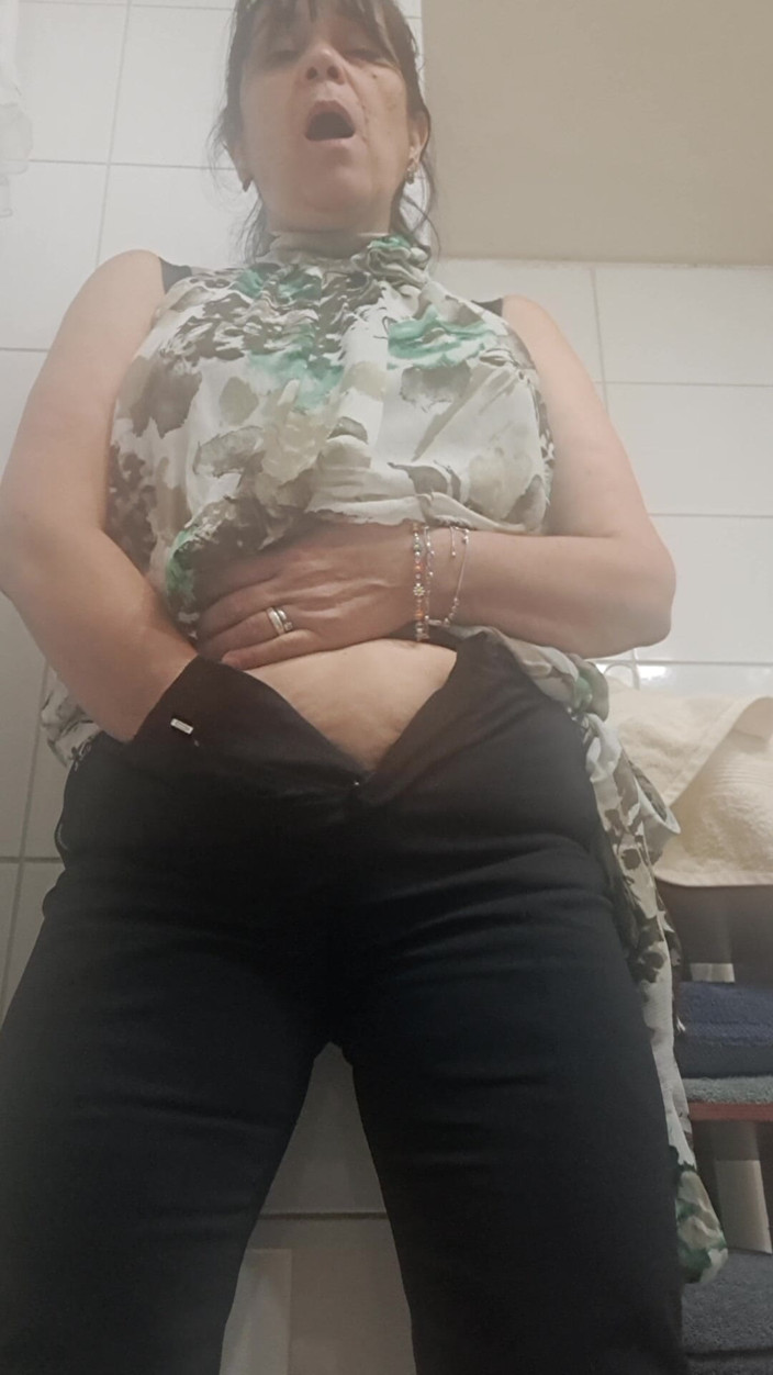 Mommy big hairy pussy: แม่เลี้ยงร้อนแรง ขนดกมาก