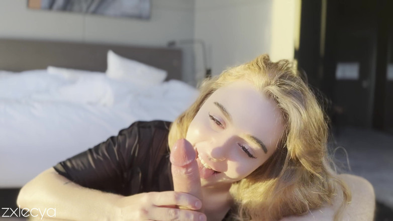 Zxlecya: Sweet Russian Girl Offered Her Perfect Pink Pussy Before Breakfast